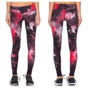 ALO Yoga Ruby Red Smoke Leggings